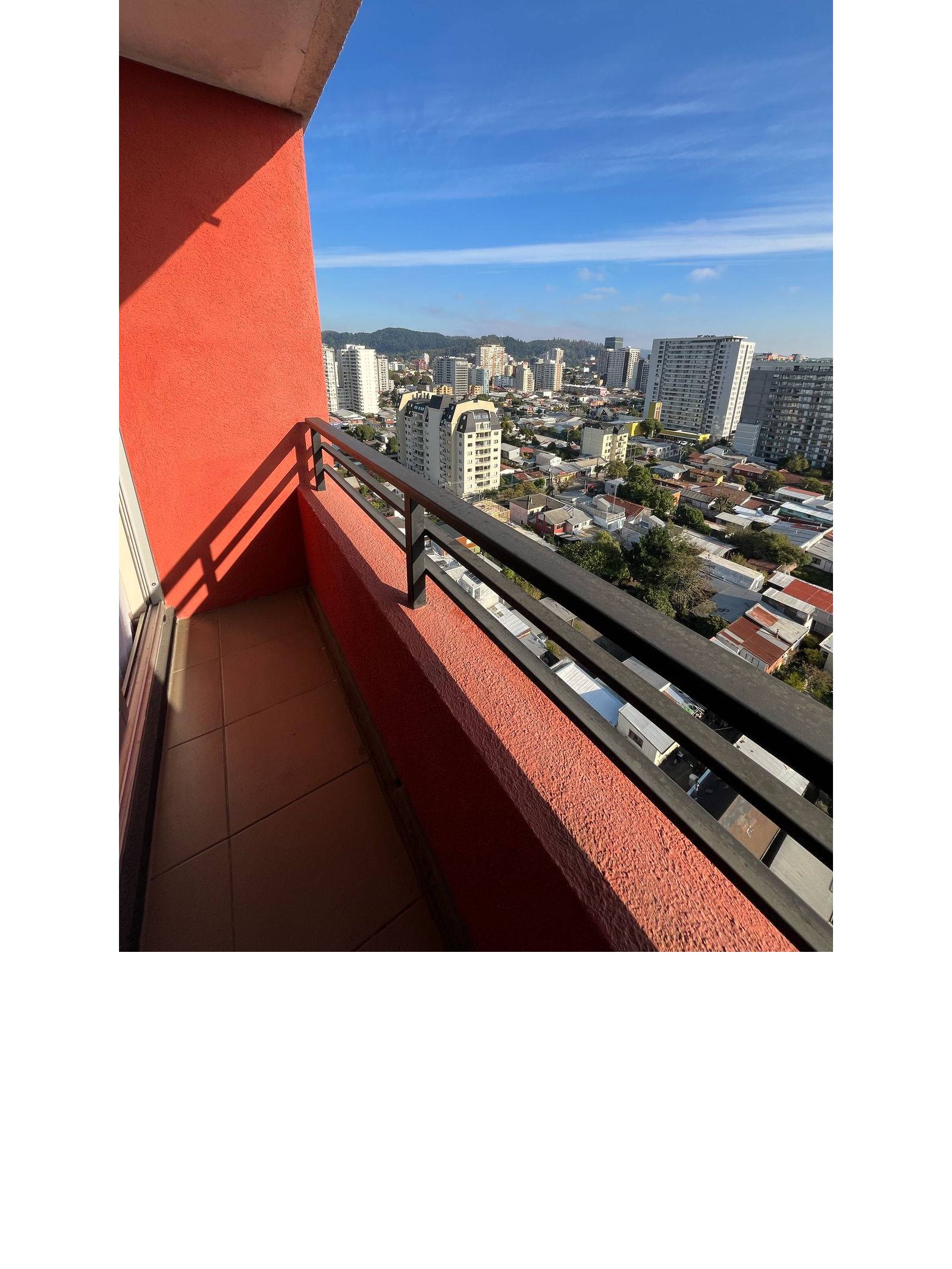Balcón con vista despejada a la ciudad